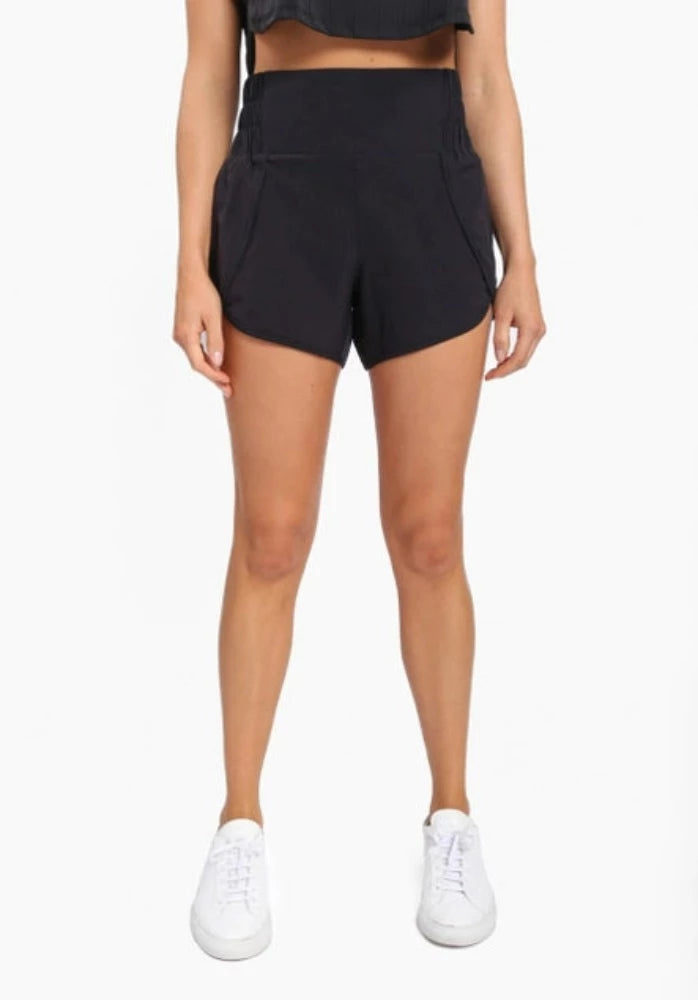 Mono B highwaisted Athleisure Short