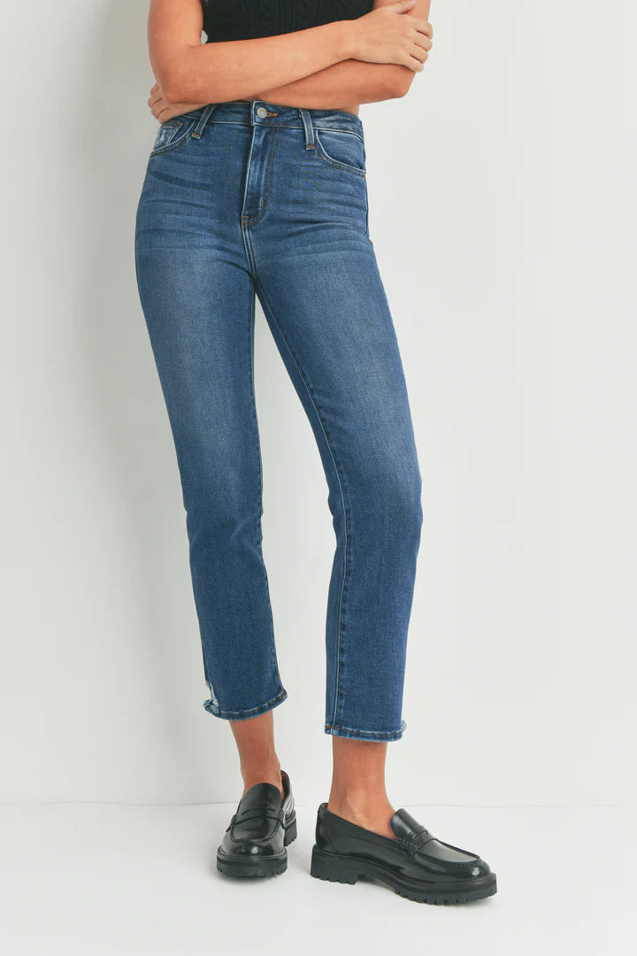 BD Slim Straight W/Distressed