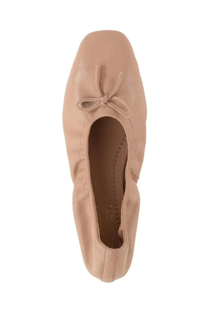 Seychelles Breathless Leather Flat