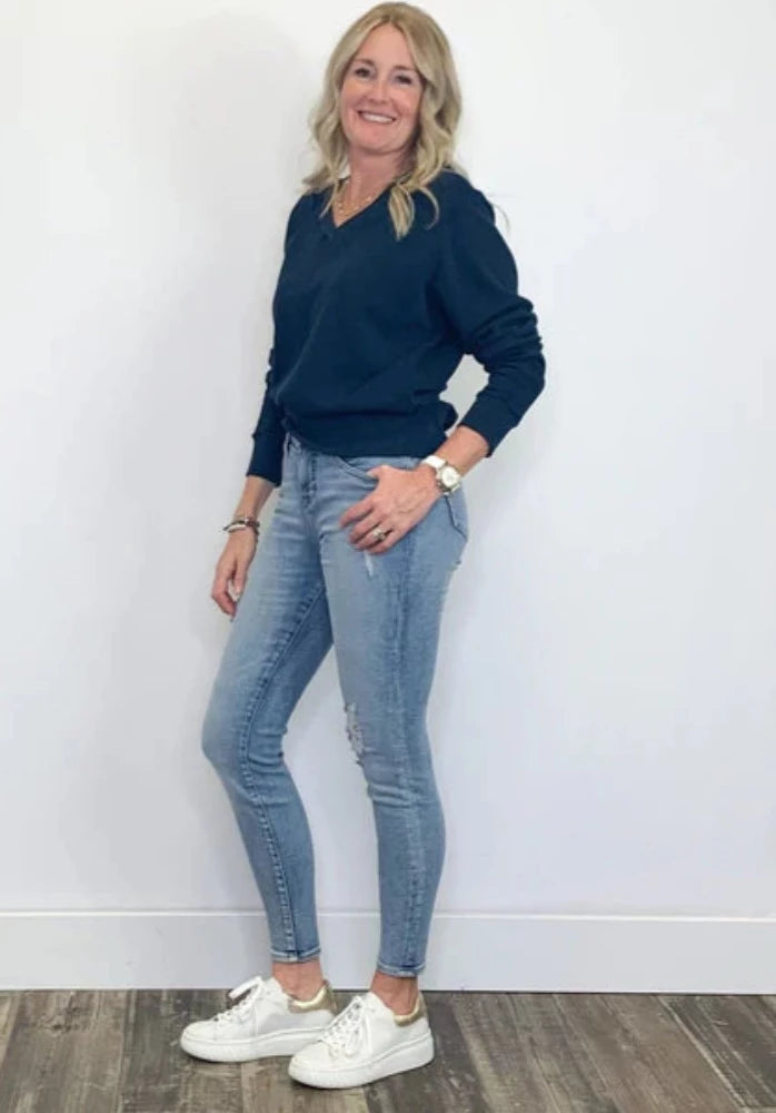 Mododoc Deep V-Neck Pullover