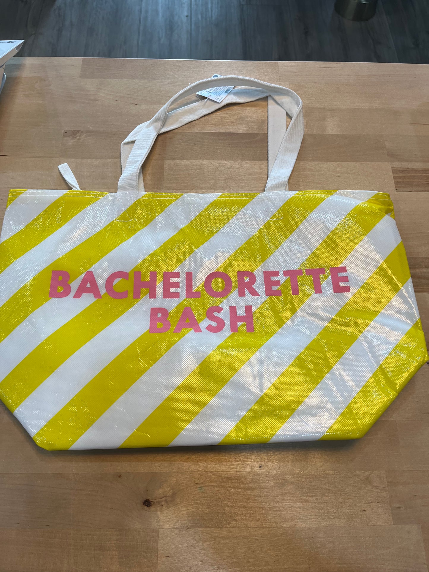 Insulated tote bags