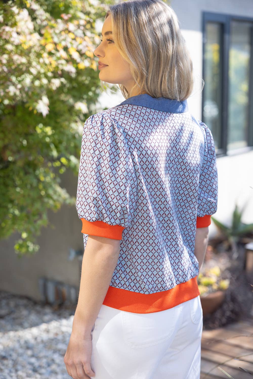 Collared V-Neck Ribbed Hem