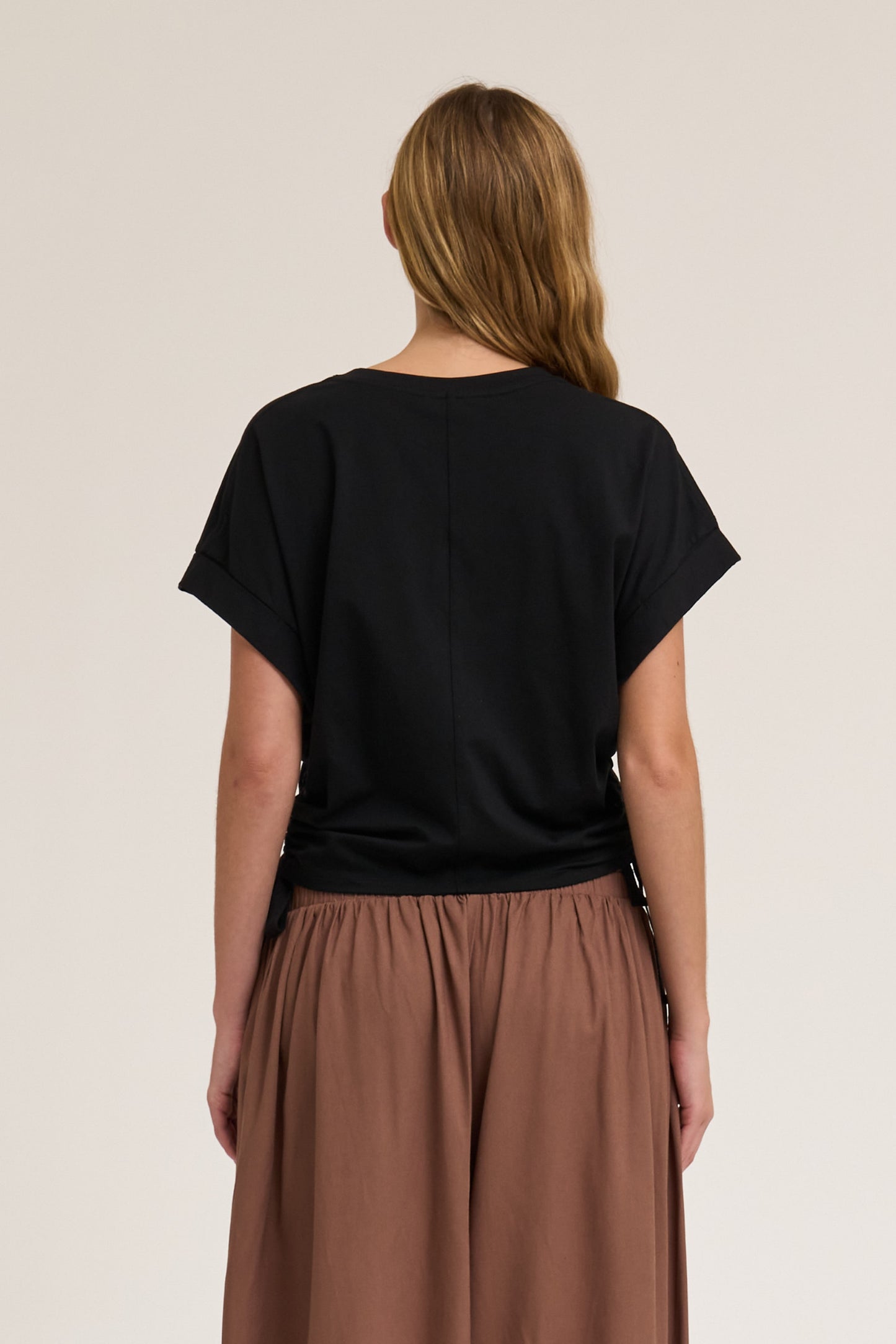 Black Side Scrunch Tee