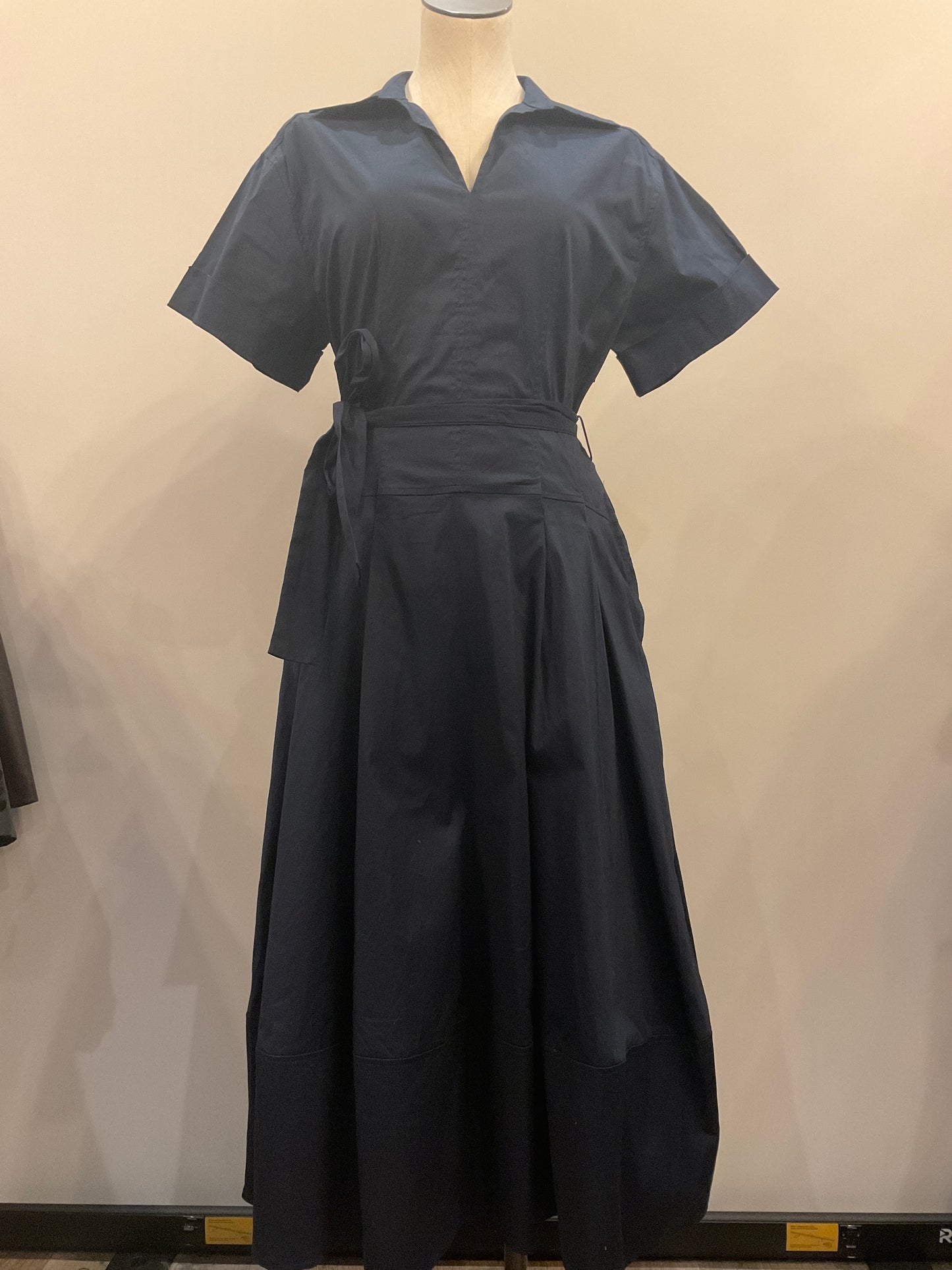 Basic Collar Midi Dress