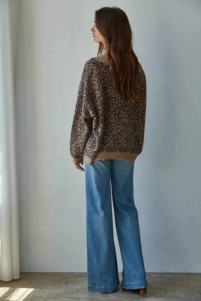 W2334 | Knit Sweater V-Neck Animal Print Cardigan