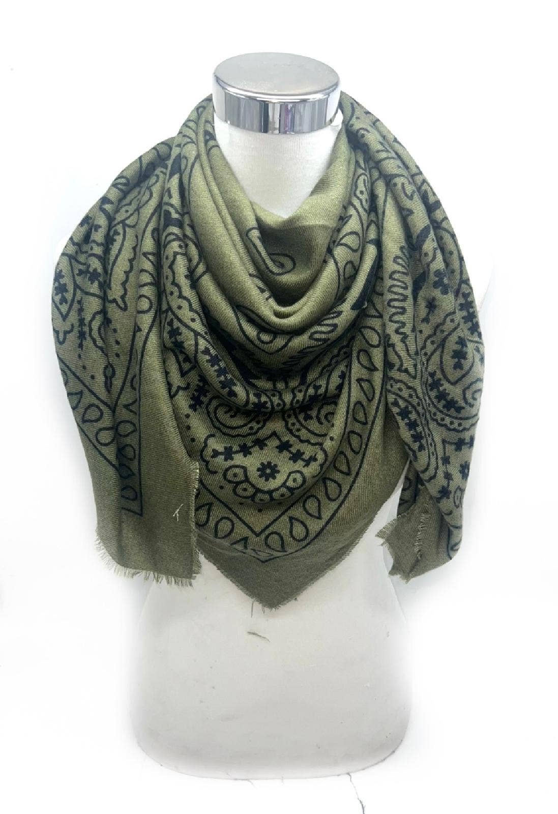 Large square scarf with bandana pattern