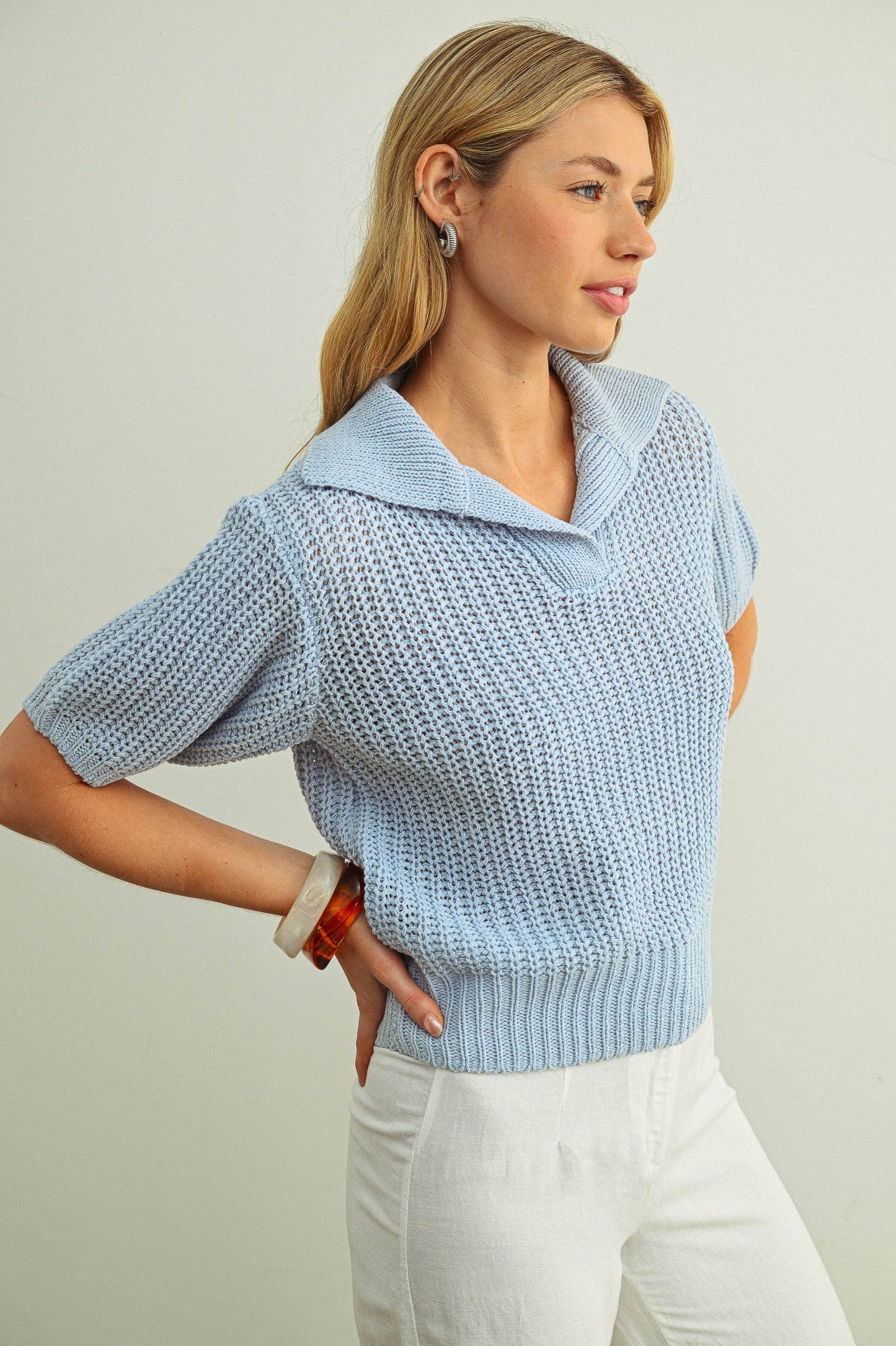COLLARED S/S KNIT TOP