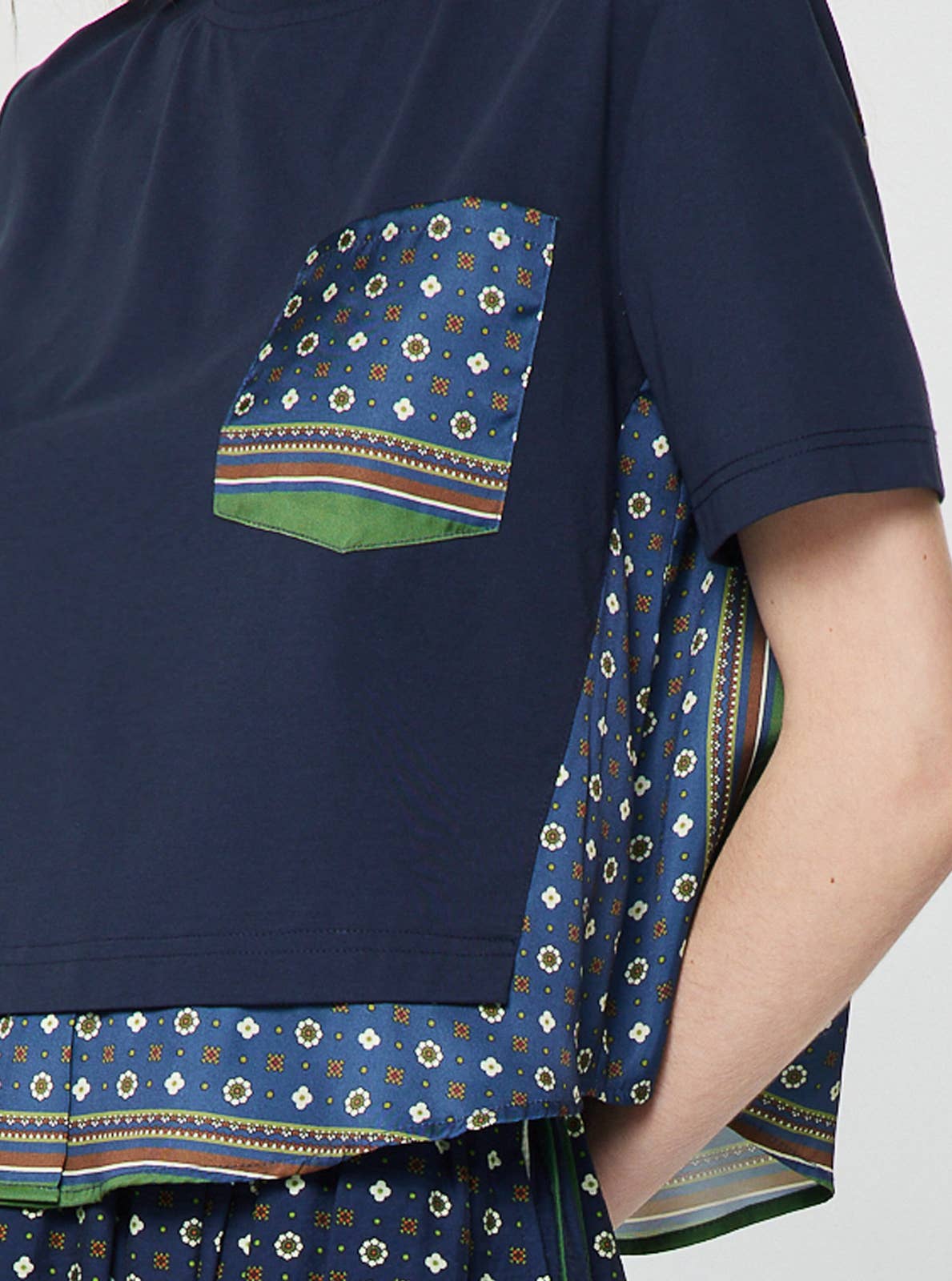 Cropped Mixed Media Scarf Print Back T-shirt