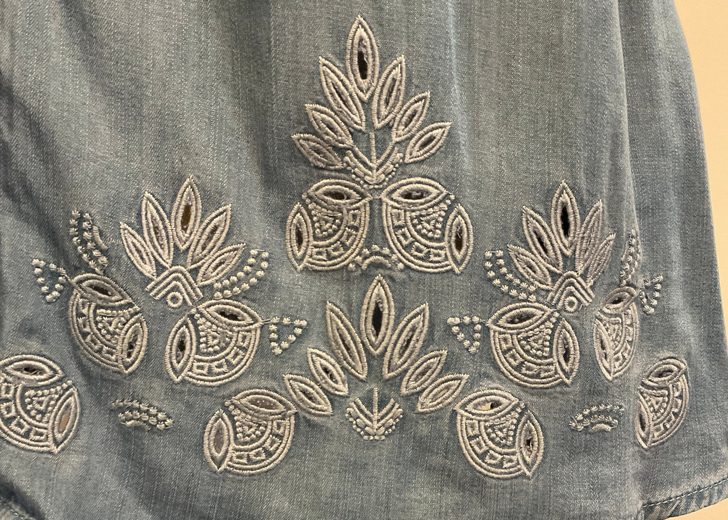 Embroidered S/L Denim Mini
