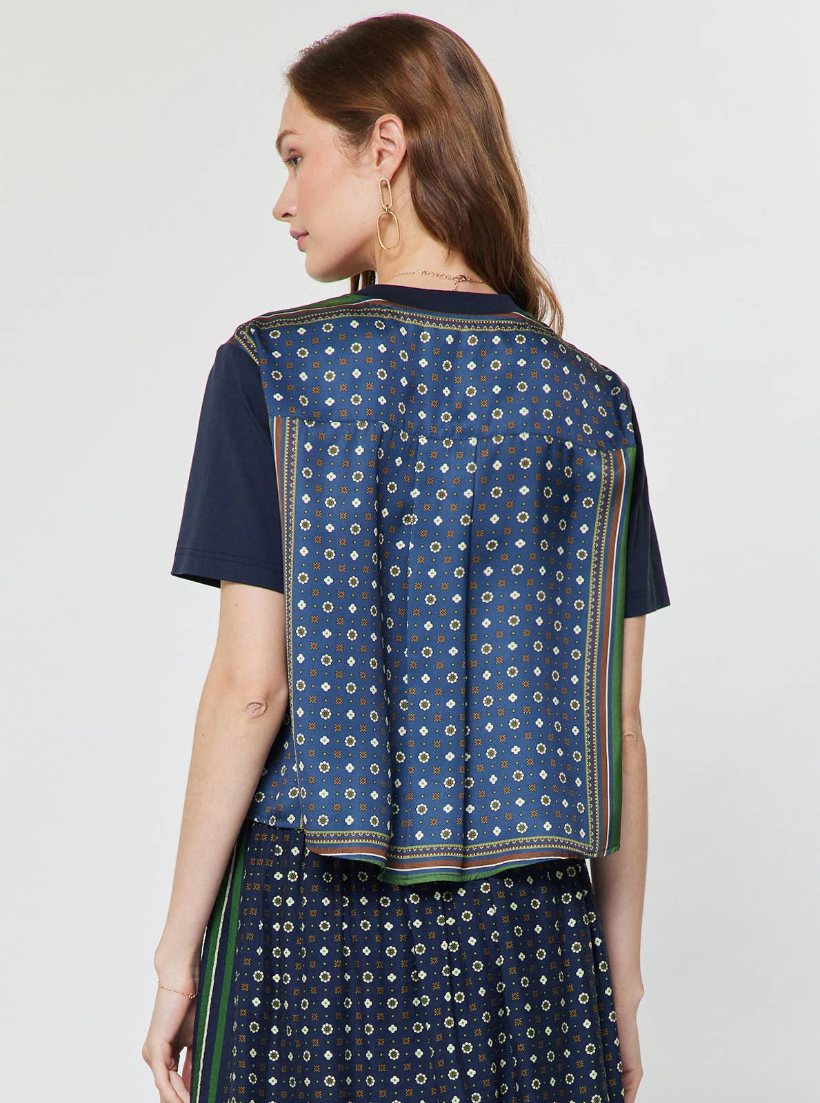 Cropped Mixed Media Scarf Print Back T-shirt