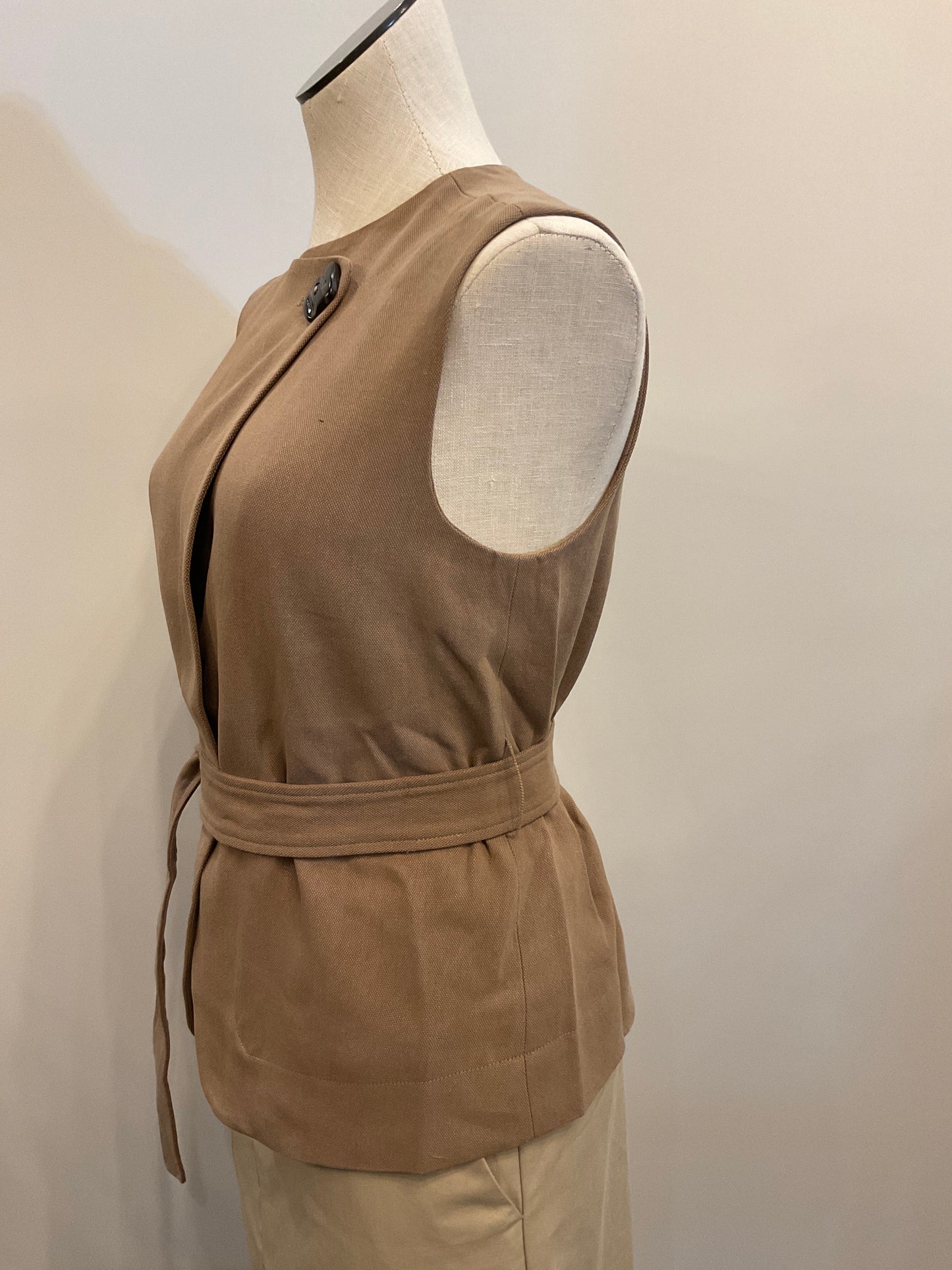 ASTR Darrien Vest