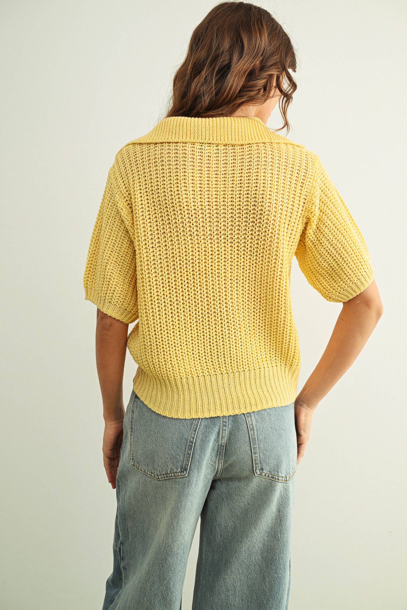 COLLARED S/S KNIT TOP