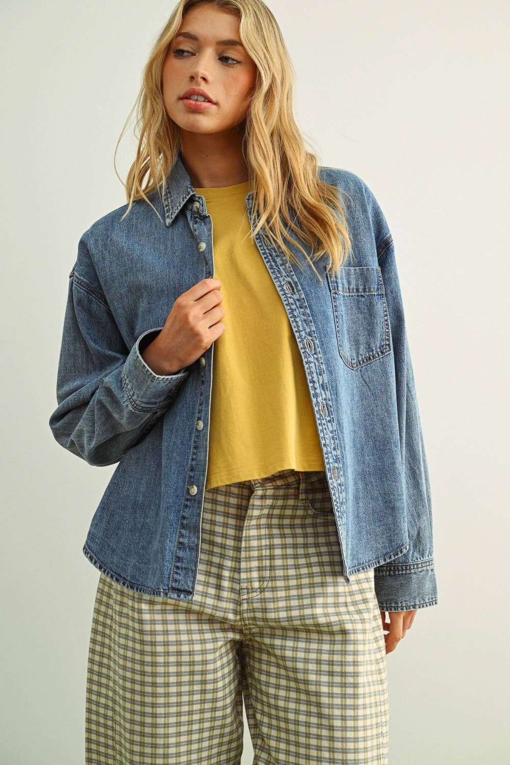 WASHED DENIM BUTTON DOWN