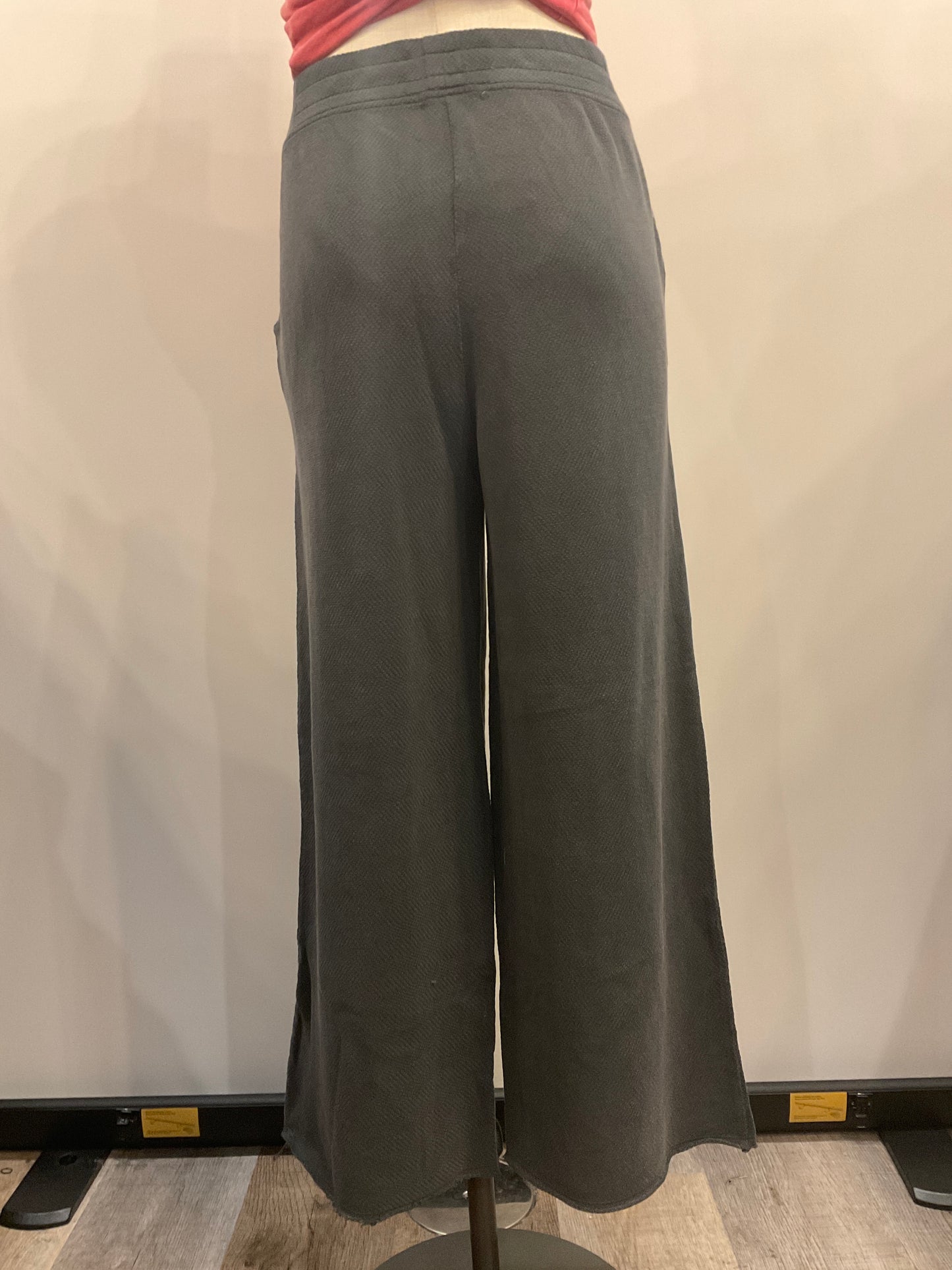 Gathered Waist Flare Crop Pant