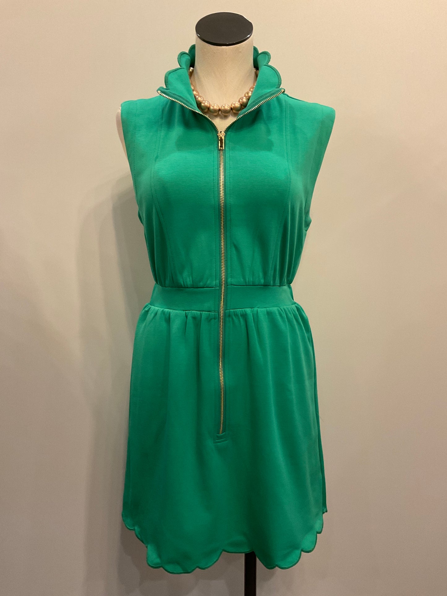 Scallop Zipper Mini