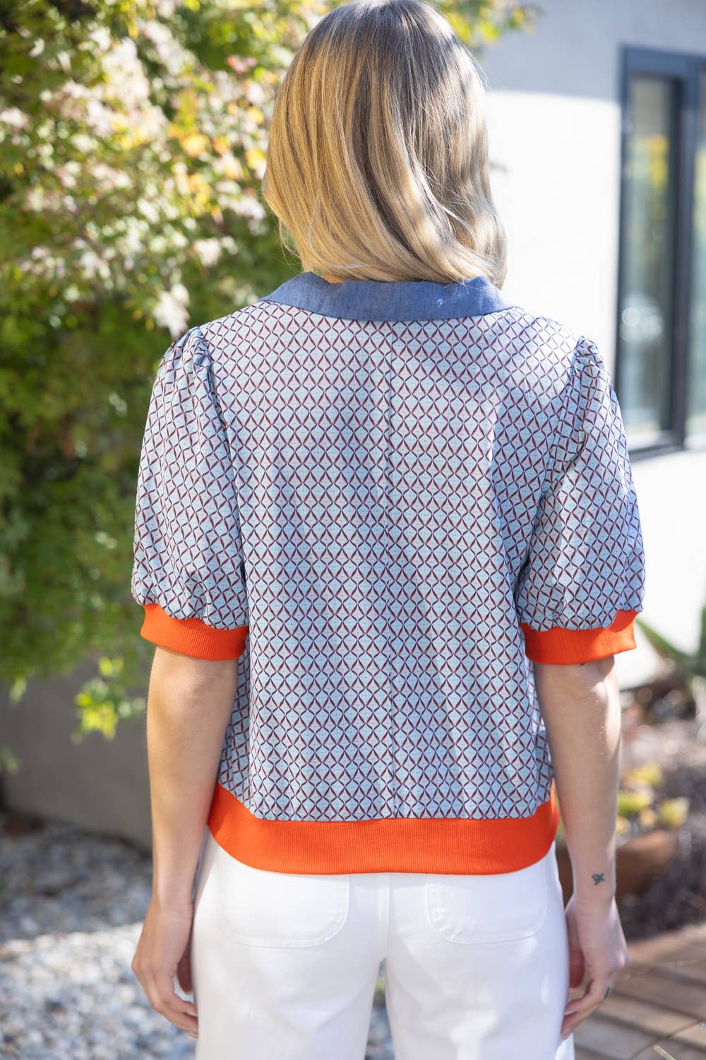Collared V-Neck Ribbed Hem