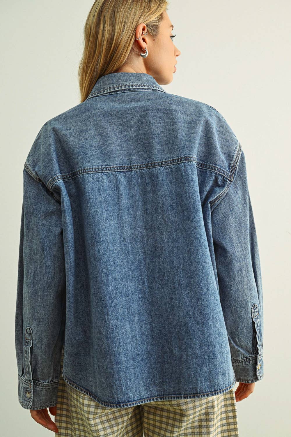 WASHED DENIM BUTTON DOWN