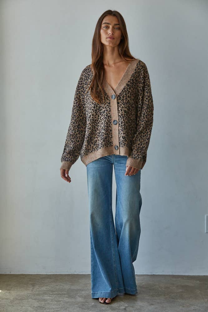 W2334 | Knit Sweater V-Neck Animal Print Cardigan