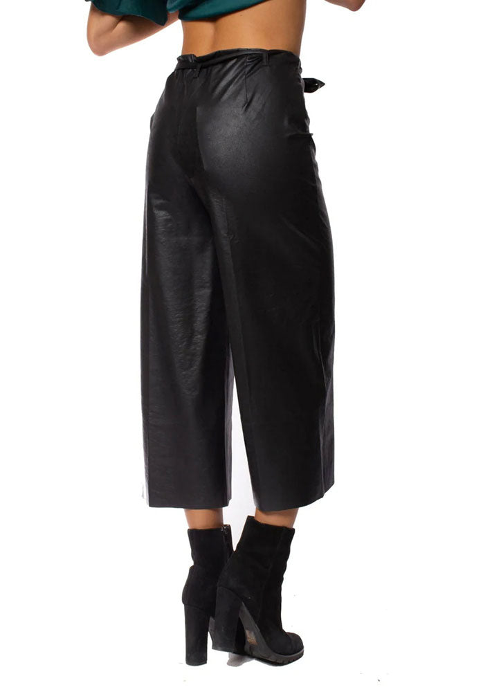 lyesse jensen crop pant black back shop margos and co